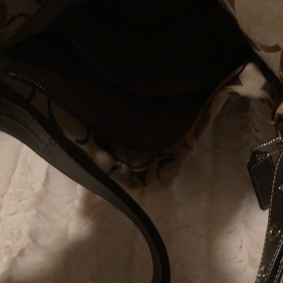 A medium size coach bag, tan and brown - Picture 3 of 3